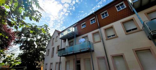 Foto - frisch renovierte, helle 3,5 ZKB OG-Wohnung in KH