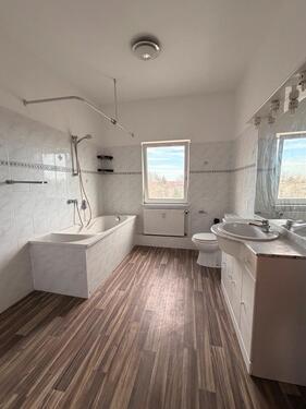 Foto - 3 Raum Wohnung EBK mit Balkon - 420,00&nbsp;EUR Kaltmiete, ca.&nbsp; 86,00&nbsp;m&sup2;