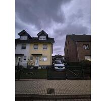 Gepflegte Doppelhaushälfte mit Garten und Stellplätze - Niederkassel