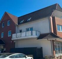 Diese attraktive Bürofläche im ersten Obergeschoss bietet auf ca. 110 m² eine ideale Arbeitsumgebung für Unternehmen oder Freiberufler. Die Einheit verfügt über drei gut geschnittene Büroräume,... - Rahden