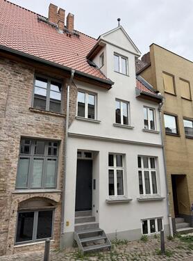 Foto - Wiederaufbau ( Neubau) einer Brandruine aus dem 13 Jh.