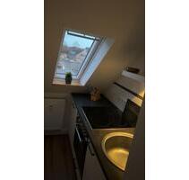 Attraktive Dachgeschosswohnung mit voll ausgestatteter Küche - Essen Stadtbezirk III