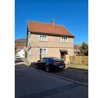 nettes Häuschen - 46.000,00&nbsp;EUR Kaufpreis, ca.&nbsp; 135,00&nbsp;m&sup2; in Steinbach-Hallenberg (PLZ: 98587)