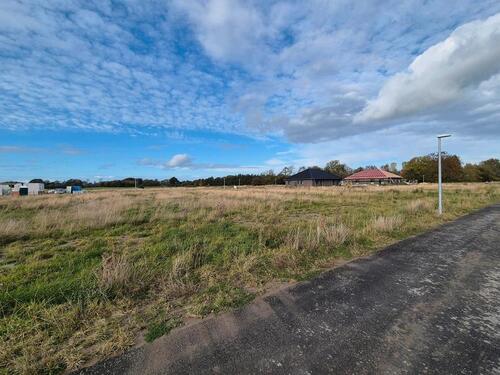 Foto - Schöne ebenerdige Doppelhaushälfte mit Küche,Garten und Carport