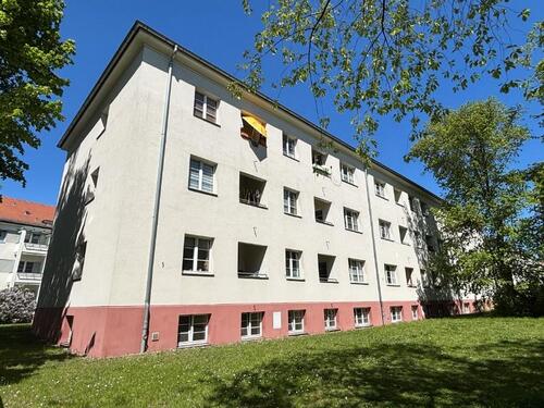 Foto - Ruhige Seitenstraße in Seidnitz: 2-Zi.-Whg. mit Loggia & Wanne
