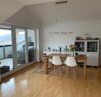 Helle 4,5-Zimmer Dachgeschoss Wohnung mit tollem Ausblick - Donzdorf