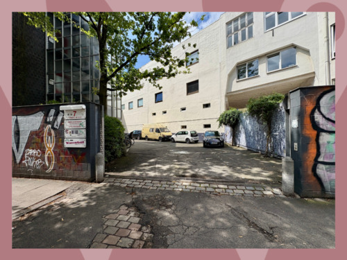 Foto - Lagerfläche im Untergeschoss, ideal für die langfristige Aufbewahrung! Pkw-Stellplatz vor dem Objekt