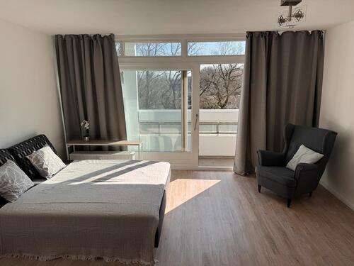 Foto - Möblierte Balkon Wohnung HH Othmarschen mit PKW Stellplatz