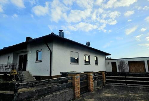 Foto - Einfamilien-Bungalow mit großem Grundstück in Reundorf b. Bamberg