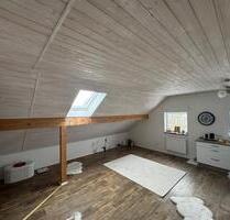 Helle 1-Zimmer Dachgeschosswohnung, EBK, Stellplatz - Reisbach Englmannsberg