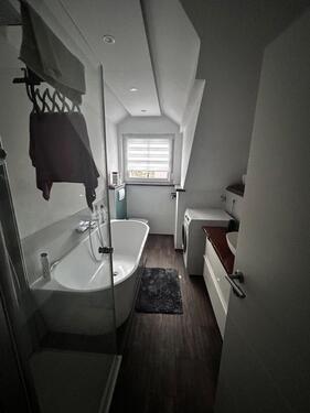 Foto - Moderne helle renovierte 3 Zimmer DG Wohnung mit großem Balkon vo