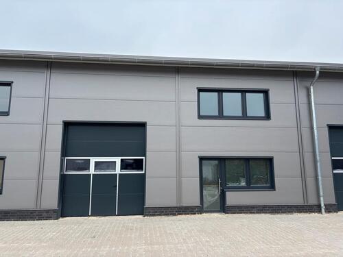 Foto - Halle Lager mit Büro in Oldenburg Tweelbäke (M- L-Einheit)