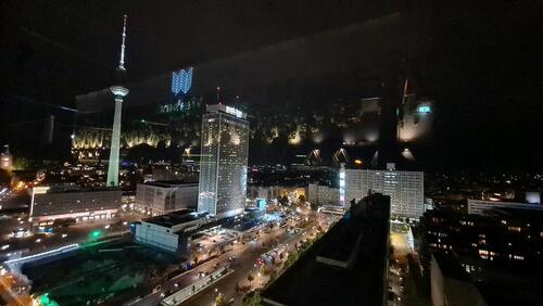 Foto - Außen Parkplatz in Mitte (Alex Hackescher Markt)