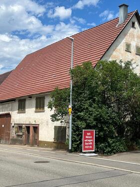 Foto - Bauernhaus, stark sanierungsbedürftig