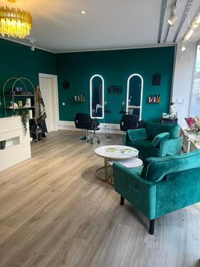 Foto - Friseursalon & Kosmetikstudio in Oberthausen – 57 m² Fläche gegen Ablöse abzugeben