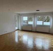 Ruhige und gepflegte 4-Zimmer-Wohnung mit Balkon, Aufzug und TG - Ravensburg Eschach