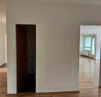 133 qm große 4 ZKB EG Wohnung mit 2 Balkonen und stufenloser Zugang in Kassel am Klinikum - Nähe Uni ( KS-MBS50b-ER )