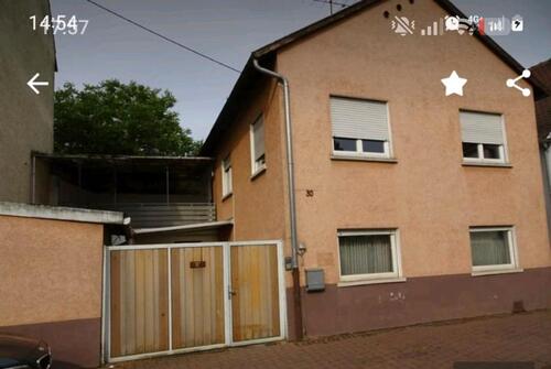 Foto - Zweifamilienhaus mit Balkon und Hof in Alt- Oggersheim