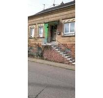 Riegelsberg, Einfamilienhaus - 900,00 EUR Kaltmiete, in Riegelsberg (PLZ: 66292)