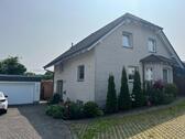 Foto - Freistehendes Einfamilienhaus mit 8 Zimm.& Doppelgarage in Eslohe