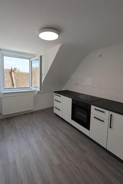 Foto - Top geschnittene, frisch Sanierte 53 m² Wohnung in Mannheim – 2 Zimmer+Bad+Einbauküche inkl. Heizk.