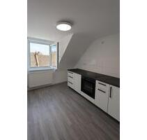 Top geschnittene, frisch Sanierte 53 m² Wohnung in Mannheim – 2 Zimmer+Bad+Einbauküche inkl. Heizk.