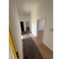 Großzügige kernsanierte 5-Zimmer-Wohnung mit 2 Bädern - Uslar