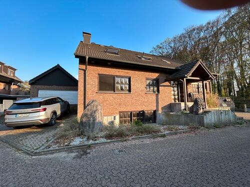Foto - Großes freistehendes Haus mit Einliegerwohnung im Obergeschoss
