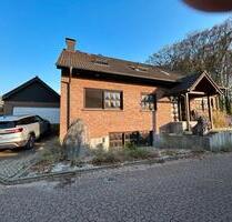 Großes freistehendes Haus mit Einliegerwohnung im Obergeschoss - Hamminkeln