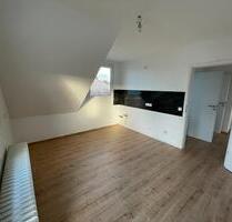 3 Zimmerwohnung DG mit Balkon in Oppenheim renoviert