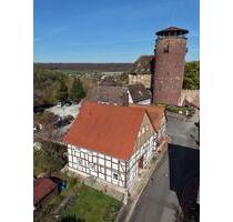 Kernsaniertes 300j. Fachwerk - direkt an der Trendelburg.