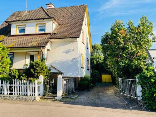 Foto - Freistehendes 2 Fam.Haus mit Baugrundstück & sehr schönem Garten
