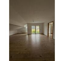 Erstbezug nach Kernsanierung:Moderne 3-Zimmer-Dachgeschosswohnung - Nauroth