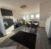 Charmante DG-Wohnung – komplett saniert 2025, ruhig & Garten - Selb