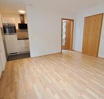 Sehr schöne 1 Zimmerwohnung im EG mit neuer Einbauküche u Bad - Rockenhausen