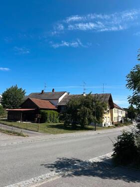 Foto - Renovierungsbedürftiges Haus mit Garten + Carport in Niederbayern