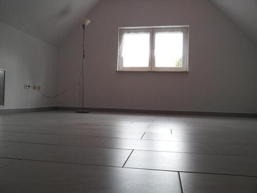 Foto - Binnen: Nette Neubauwohnung EBK Bad Stellplatz