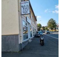 GEBÄUDE mit 2 WOHNUNGEN,1 GESCHÄFTLÄDEN IN ALSFELD ZU VERKAUFEN.