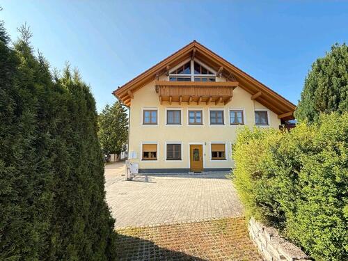 Foto - Helle 3-Zimmer-Erdgeschosswohnung in Peißenberg mit EBK und Kamin