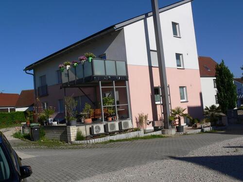 Foto - 4-Zimmer Wohnung, U-Küche, Klima, schön, hell, 102m²,Balkon,Fbh.