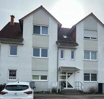 Helle 2-Raumwohnung- Balkon u. Stellplatz vor Haustür in DE-Süd - Dessau-Roßlau