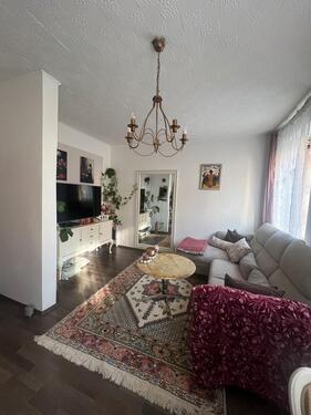 Foto - Von privat: Zweizimmerwohnung früher Dreizimmer -Altbau Verkauf