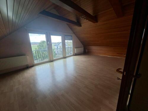 Foto - 2 Zimmer DG Wohnung - 500,00&nbsp;EUR Kaltmiete, ca.&nbsp; 62,00&nbsp;m&sup2;