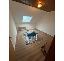 MG: süße 2-Zimmer Dachgeschoss-WHG 40qm - Mönchengladbach Nord