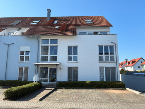 Foto - Lichtdurchflutete 3-Zimmer Wohnung mit Balkon und EBK im 1. OG in