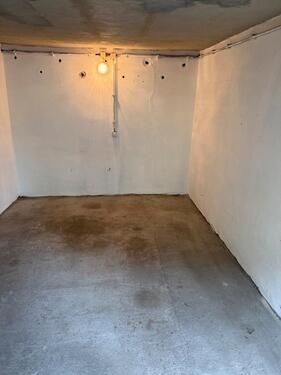 Foto - Garage mit Strom - 160,00&nbsp;EUR Miete,