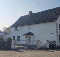ruhiges Einfamilienhaus EFH in zentraler Ortslage von privat - Tonna