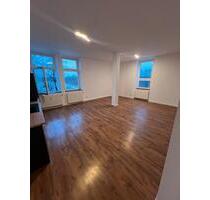 2 Zimmer Wohnung zum Mieten - 1.070,00&nbsp;EUR Kaltmiete, ca.&nbsp; 81,00&nbsp;m&sup2; in Nürnberg (PLZ: 90449) Gebersdorf