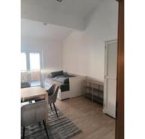 Helles WG-Zimmer mit Balkonzugang - Renningen