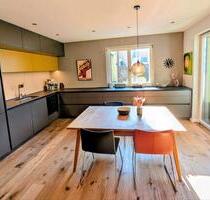 Neuwertige 4-Zimmer Erdgeschoss Wohnung in Top Lage Rosenheim Süd